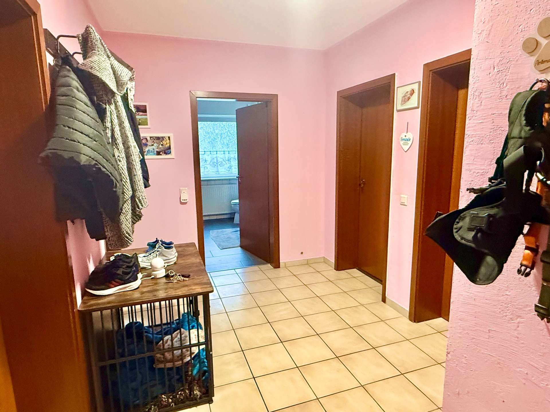 Helle Obergeschosswohnung mit Balkon und Stellplatz in guter Lage!